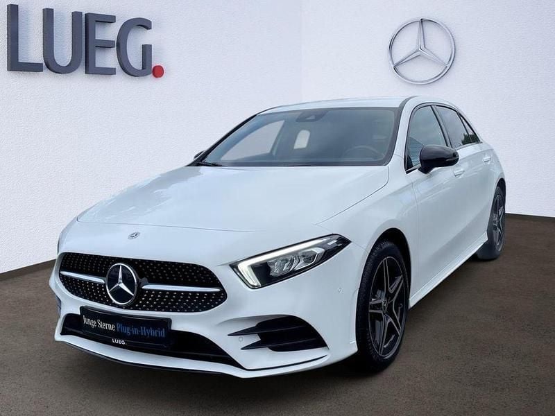 Unilack polarweiß Gebraucht 2022 Mercedes A250 Night Limousine | 24.990 € (Guter Preis) - Bild 1/4