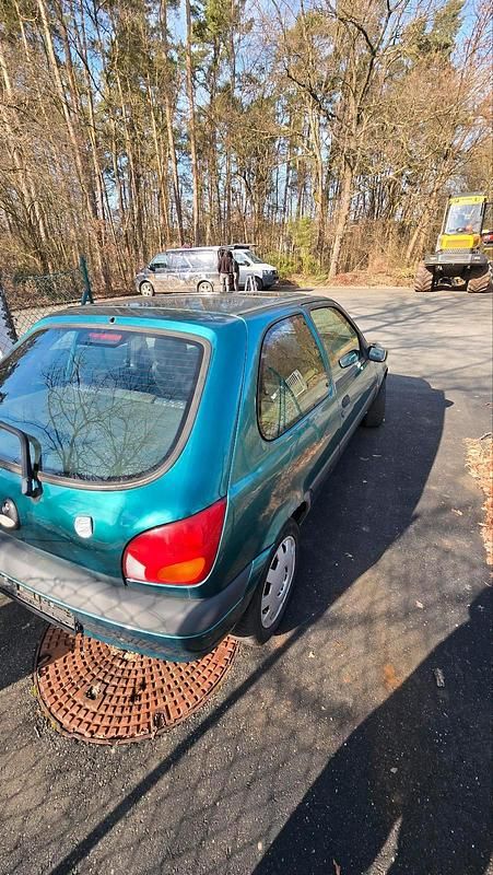 Gebraucht Ford Fiesta 60 PS (44 kW) 2001 Grün Kleinwagen