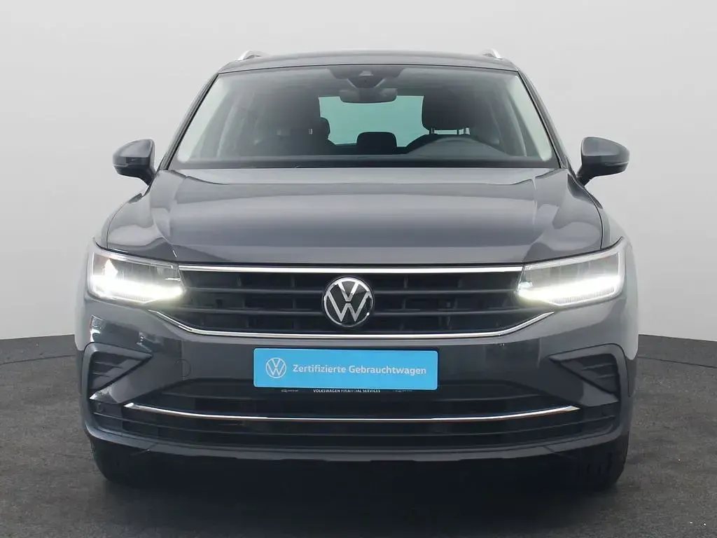 Gebraucht VW Tiguan IQ Drive 150 PS (110 kW) 2024 Delfingrau metallic SUV