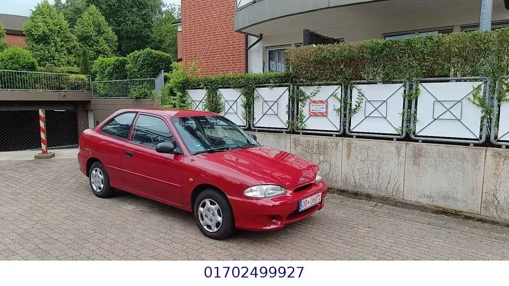 Gebraucht Hyundai Accent 75 PS (55 kW) 1998 Rot Limousine