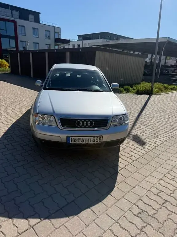 Second-hand Audi A6 125 CP (91 kW) 1999 Argintiu Berlinǎ