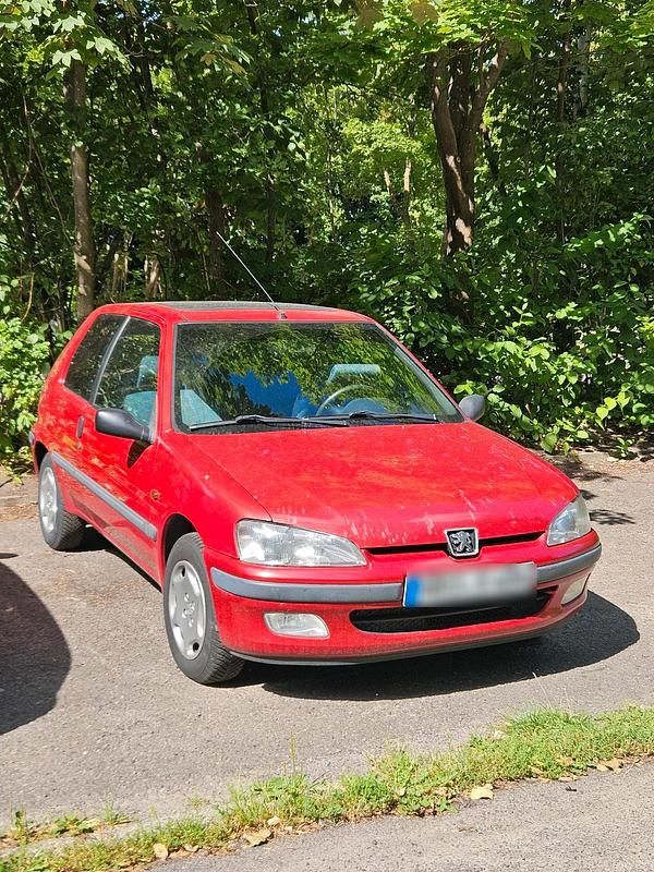 Rot Gebraucht 1998 Peugeot 106 Kleinwagen | 1.600 € (Fairer Preis) - Bild 1/4
