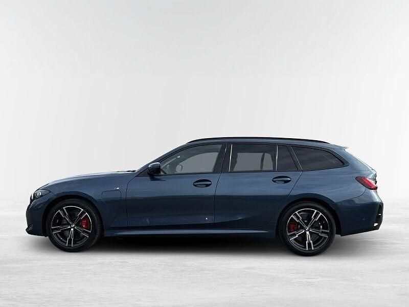 Gebraucht BMW 330e M Sport 292 PS (214 kW) 2025 Blau Kombi