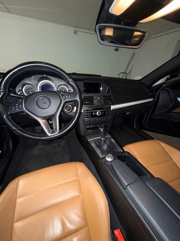 Gebraucht Mercedes E200 Elegance 184 PS (135 kW) 2012 Schwarz Cabrio