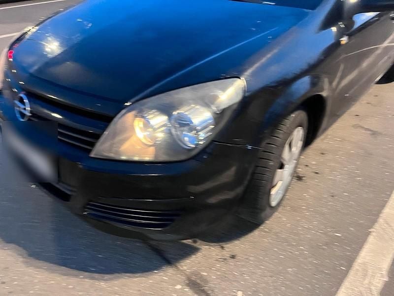 Gebraucht Opel Astra 90 PS (66 kW) 2005 Schwarz Kombi