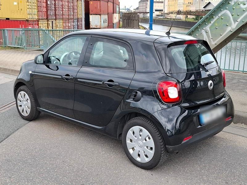 Gebraucht Smart ForFour 71 PS (52 kW) 2015 Schwarz Kleinwagen