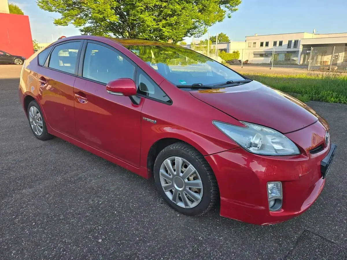 Gebraucht Toyota Prius 99 PS (72 kW) 2010 Rot Kleinwagen