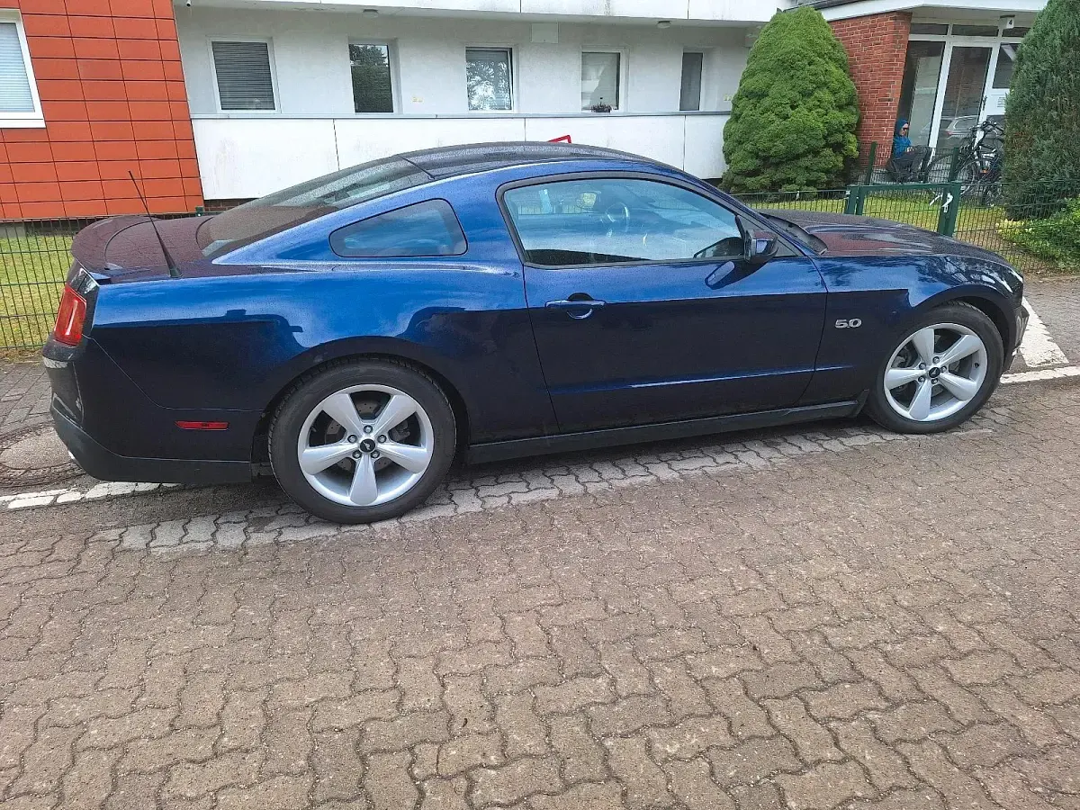 Gebraucht Ford Mustang GT 420 PS (308 kW) 2011 Blau Coupé