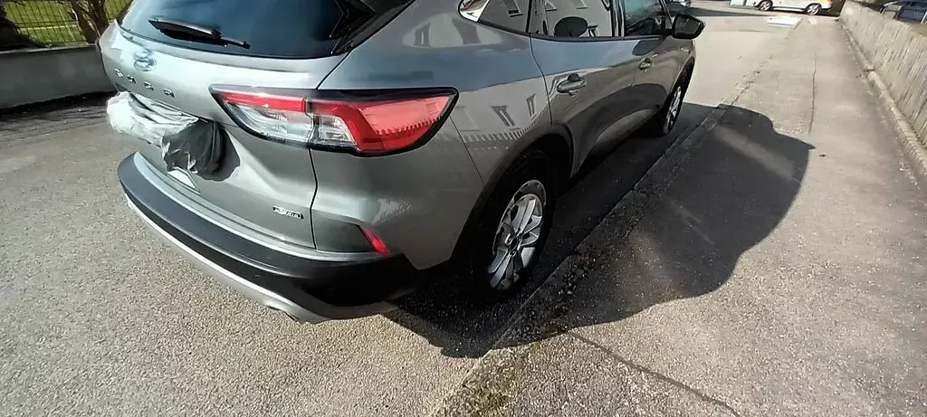 Usado Ford Kuga Titanium X 224 HP (164 kW) 2022 Prateado SUV