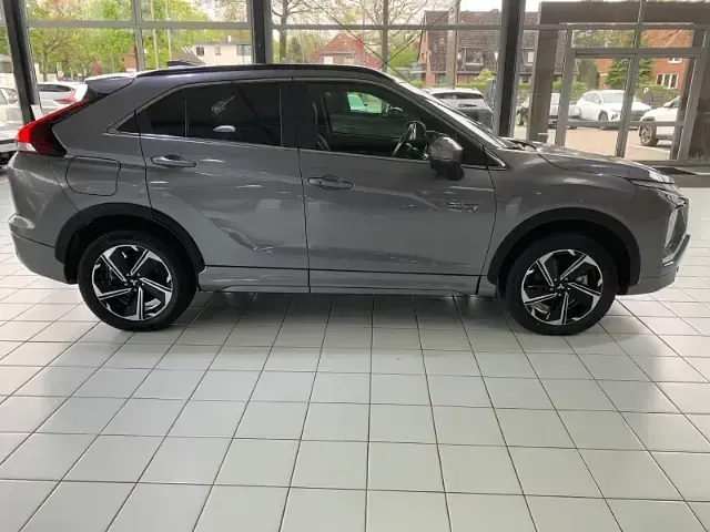 Gebraucht Mitsubishi Eclipse Cross Select 188 PS (138 kW) 2022 M) (grau SUV