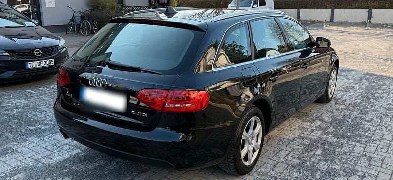 Gebraucht Audi A4 140 PS (102 kW) 2010 Schwarz Kombi