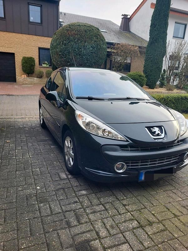 Gebraucht Peugeot 207 120 PS (88 kW) 2008 Schwarz Kleinwagen