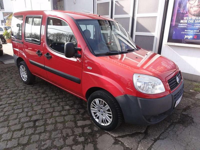 Gebraucht Fiat Doblò Active 77 PS (56 kW) 2007 Rumba/tizianorot Van / Kleinbus