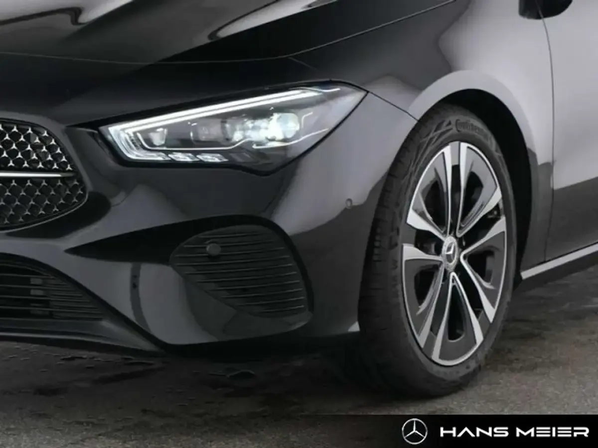 Gebraucht Mercedes CLA200 Progressive 150 PS (110 kW) 2024 Unilack nachtschwarz Kombi