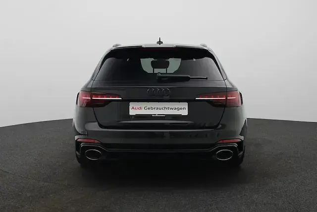 Gebraucht Audi RS4 Ambiente 450 PS (330 kW) 2022 Schwarz Kombi