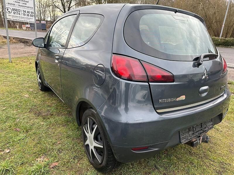 Schwarz Gebraucht 2008 Mitsubishi Colt Inform Limousine | 1.749 € (Fairer Preis) - Bild 1/4