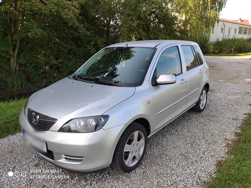 Silber Gebraucht 2007 Mazda 2 Kleinwagen | 1.900 € (Fairer Preis) - Bild 1/4