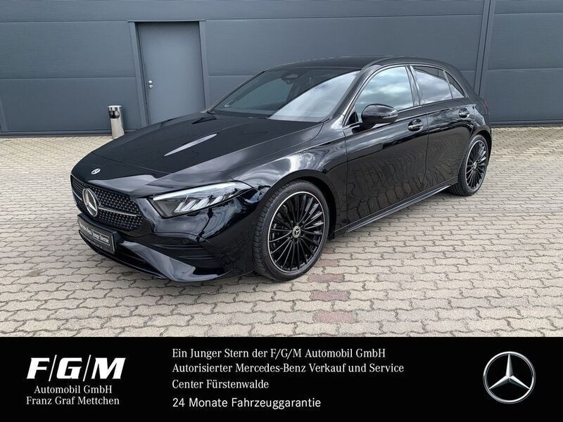 lack kosmosschwarz Gebraucht 2023 Mercedes A220 AMG Limousine | 37.760 € (Fairer Preis) - Bild 1/4