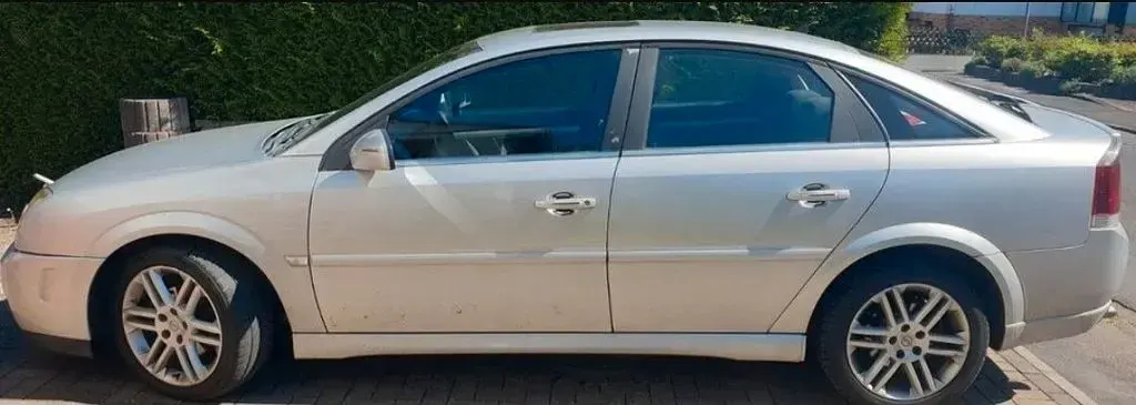 Używany Opel Vectra GTS 147 KM (108 kW) 2002 Srebrny Sedan/Limuzyna