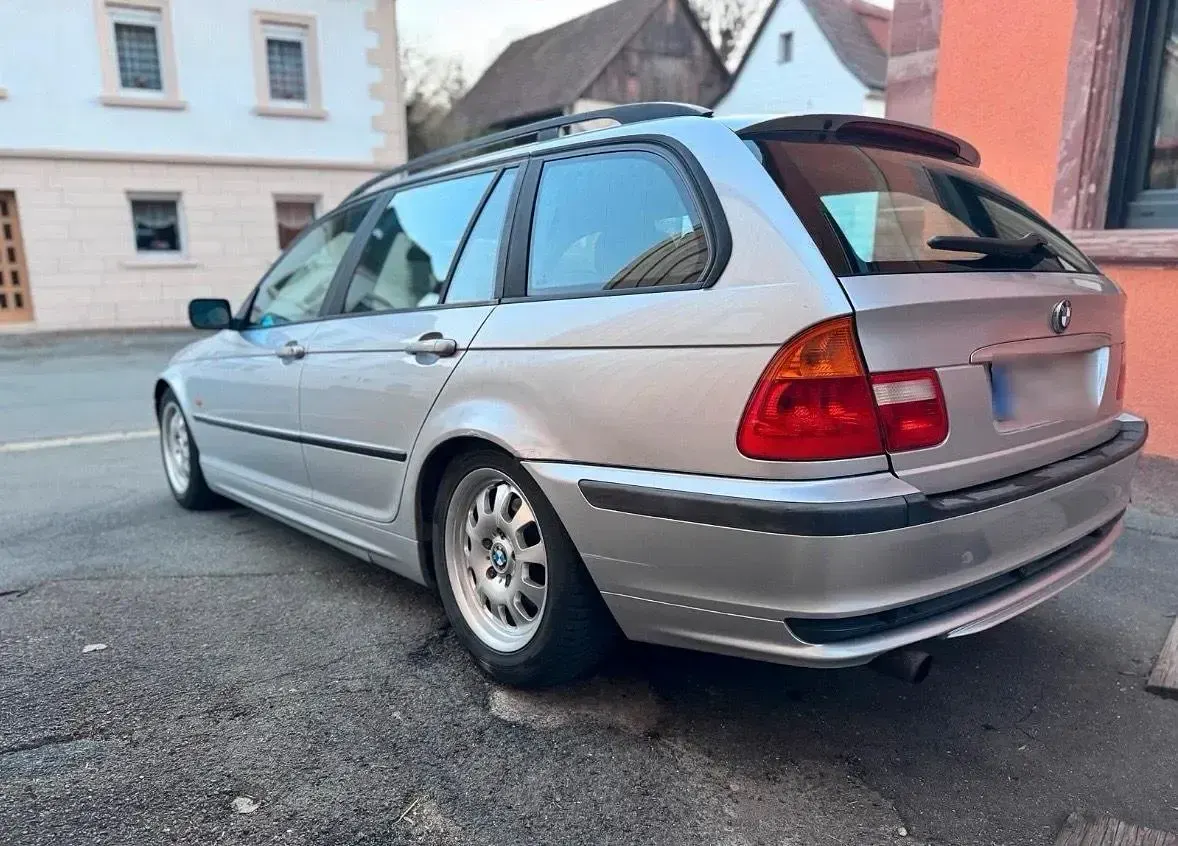 Gebraucht BMW 318 118 PS (86 kW) 1998 Silber Kombi