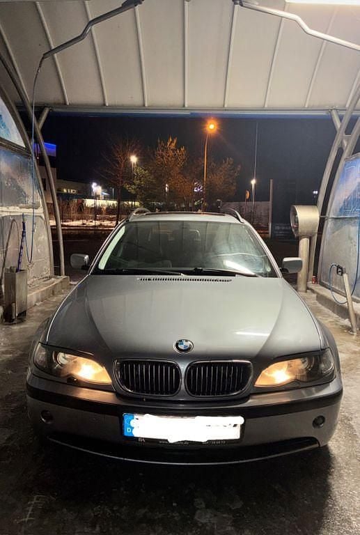 Grau Gebraucht 2005 BMW 320 Lifestyle Kombi | 2.100 € (Guter Preis) - Bild 1/4