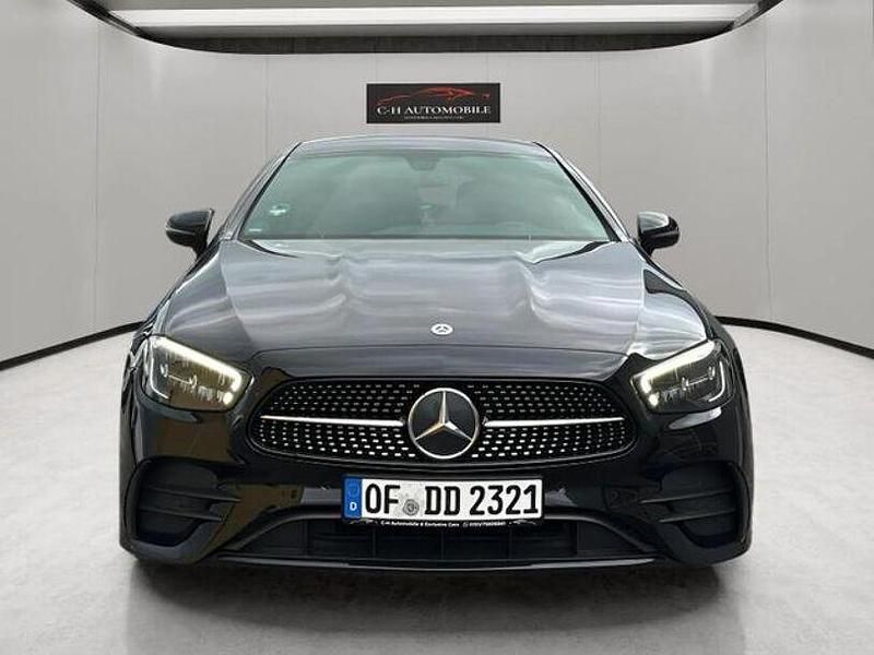 Gebraucht Mercedes E220 194 PS (142 kW) 2021 Ung. schwarz  unilack Coupé