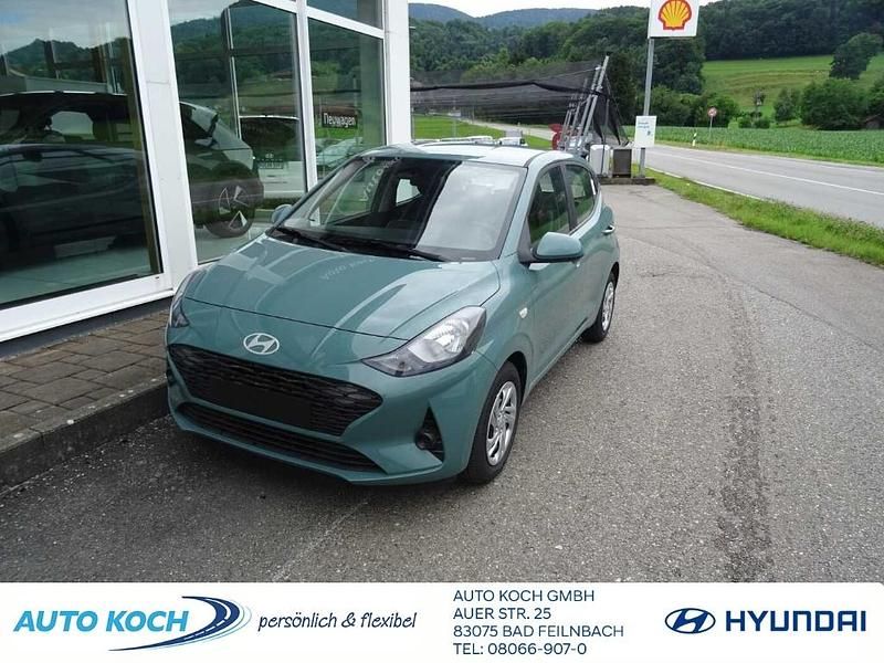 Mangrove green / mic) (gruen Neu 2025 Hyundai i10 Select Kleinwagen | 17.190 € (Fairer Preis) - Bild 1/4