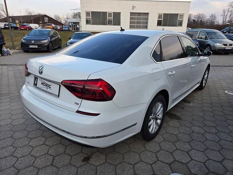 Gebraucht VW Passat 170 PS (125 kW) 2018 Weiß Limousine