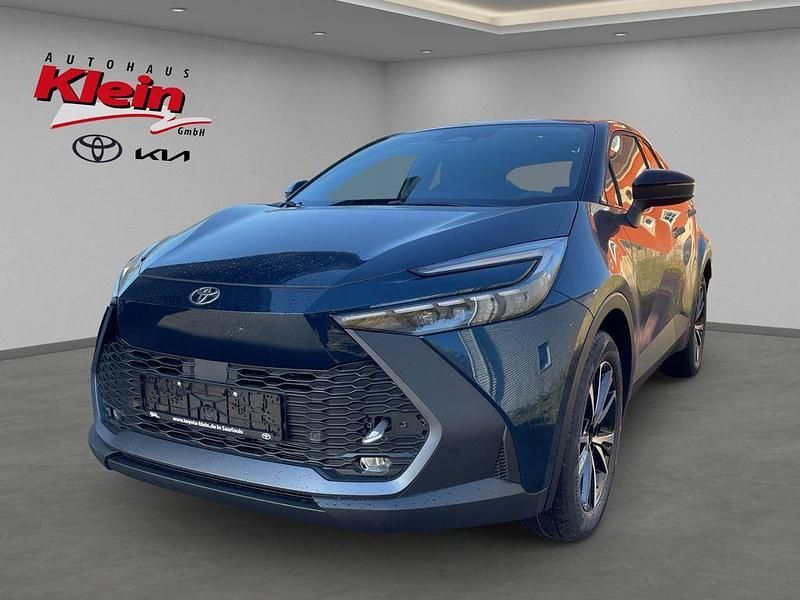 Neu Toyota C-HR 152 PS (111 kW) 2025 Blau SUV