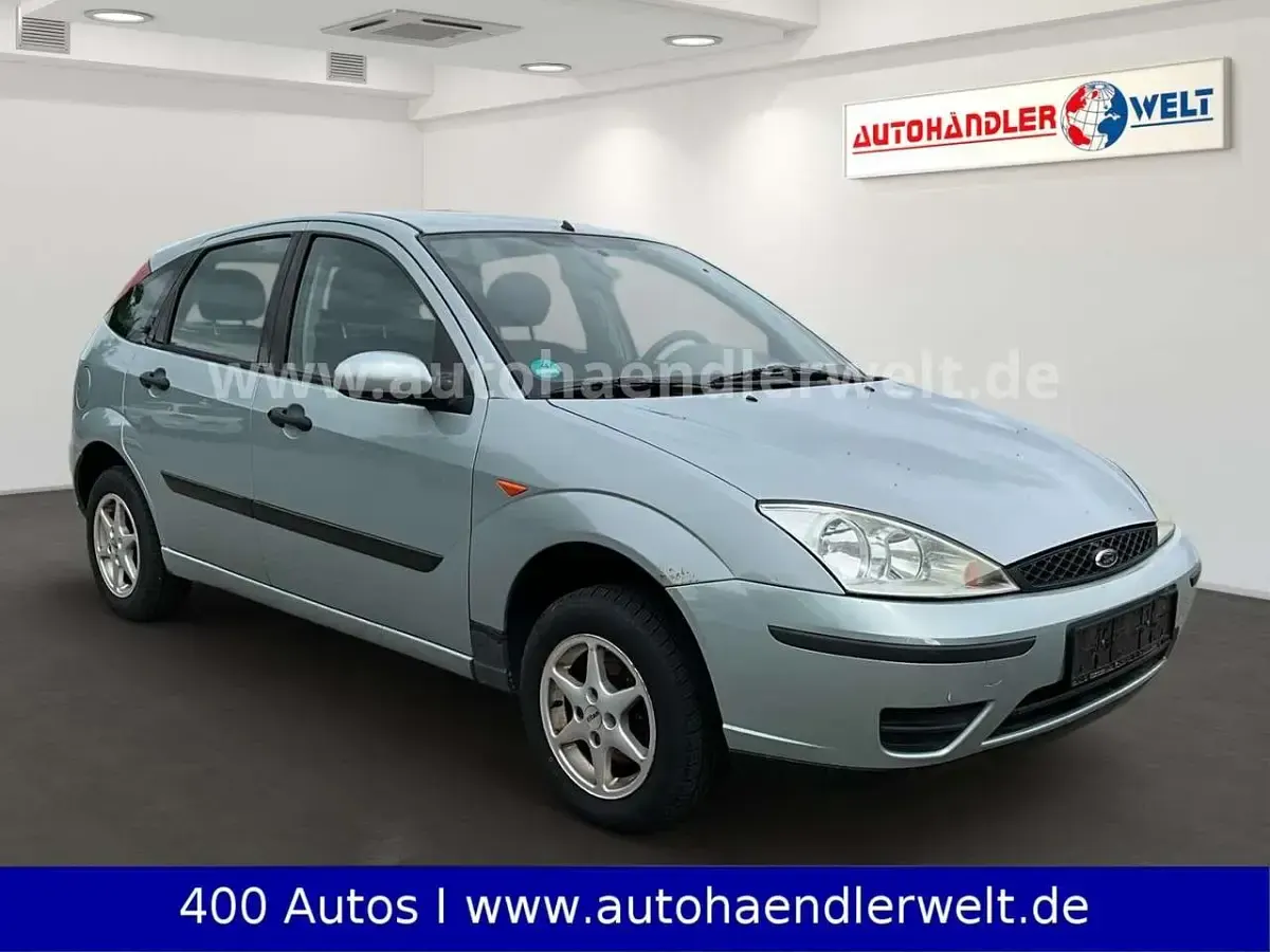 Gebraucht Ford Focus Ambiente 101 PS (74 kW) 2004 Grau Limousine