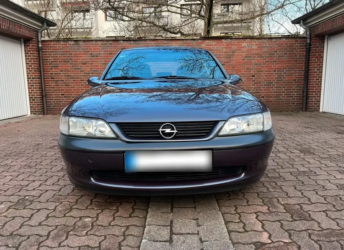 Gebraucht Opel Vectra 116 PS (85 kW) 1997 Violet Limousine