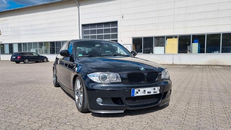 Schwarz Gebraucht 2010 BMW 123 M Sport Kleinwagen | 8.800 € (Teuer) - Bild 1/4