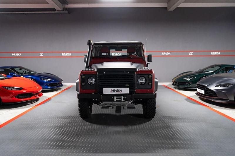 Gebraucht Land Rover Defender 122 PS (89 kW) 2010 Rot Kombi
