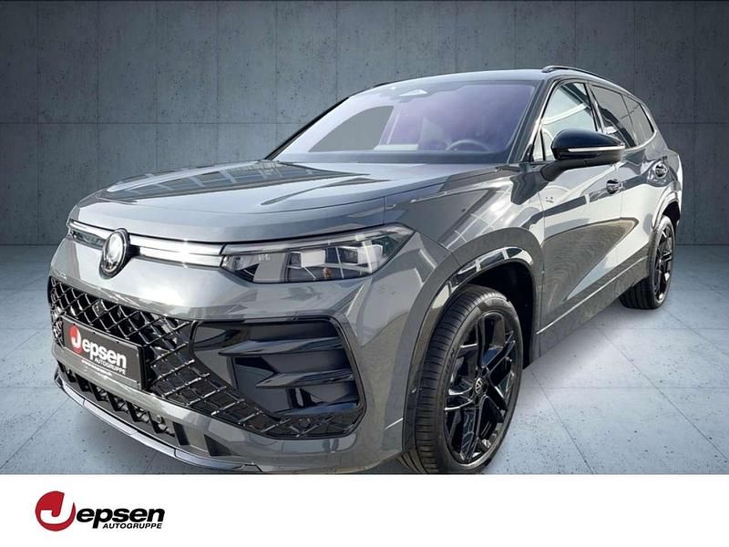 Delfingrau metallic Neu 2025 VW Tayron R-line SUV | 65.970 € (Teuer) - Bild 1/4