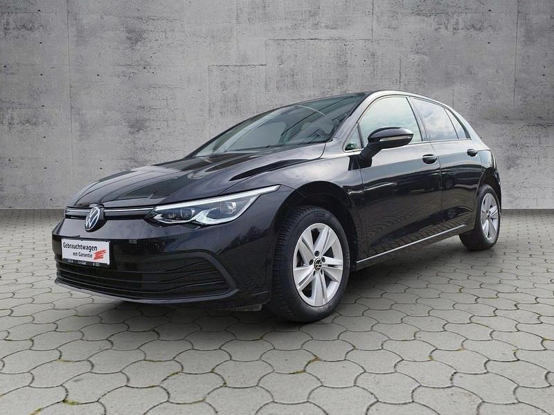 Gebraucht VW Golf VIII Life 131 PS (96 kW) 2023 Deep black perleffekt Limousine