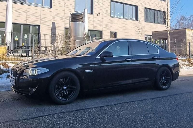 Schwarz Gebraucht 2011 BMW 530 Limousine | 10.000 € (Superpreis) - Bild 1/4