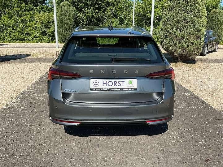 Gebraucht Skoda Octavia Selection 150 PS (110 kW) 2025 Grau Kombi