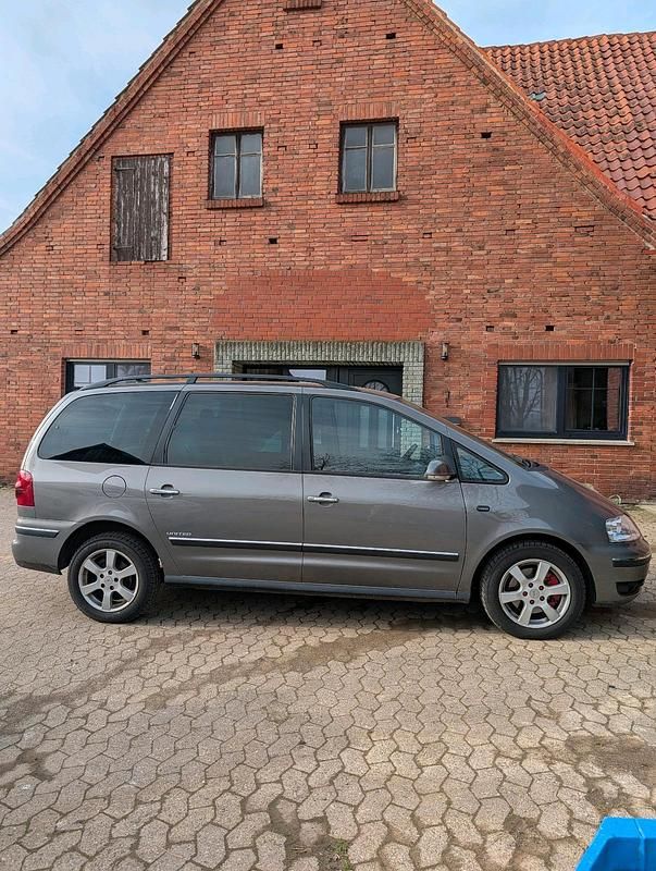 Gebraucht VW Sharan 140 PS (102 kW) 2009 Grau Van / Kleinbus