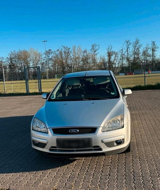 Second-hand Ford Focus Style 82 CP (60 kW) 2007 Gri Break