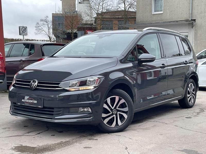 Gebraucht VW Touran Active 122 PS (89 kW) 2022 Grau Van / Kleinbus