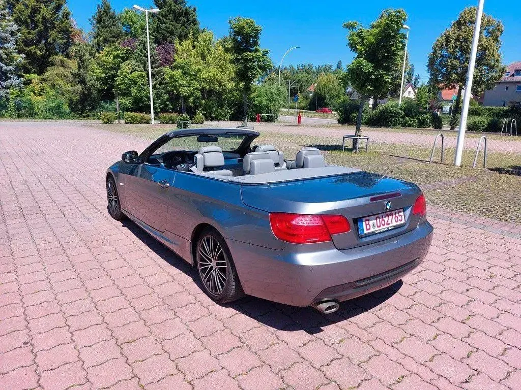Gebraucht BMW 320 Cabriolet M Sport 184 PS (135 kW) 2011 Grau Cabrio