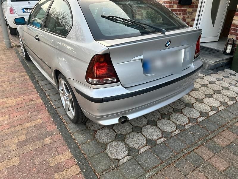 Gebraucht BMW 316 116 PS (85 kW) 2004 Silber Coupé