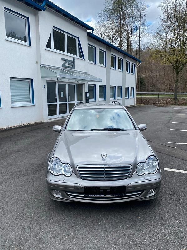 Gebraucht Mercedes C220 150 PS (110 kW) 2005 Silber Kombi