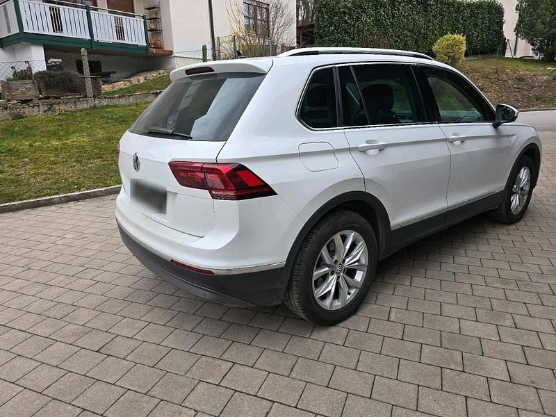 Gebraucht VW Tiguan 150 PS (110 kW) 2018 Weiß SUV