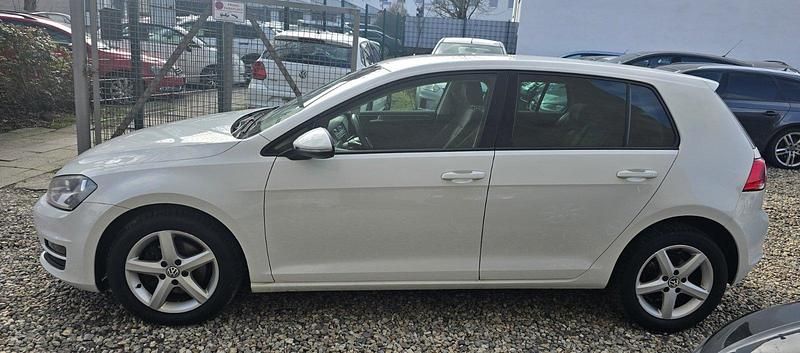 Gebraucht VW Golf VII Comfortline 105 PS (77 kW) 2014 Pure white Kleinwagen