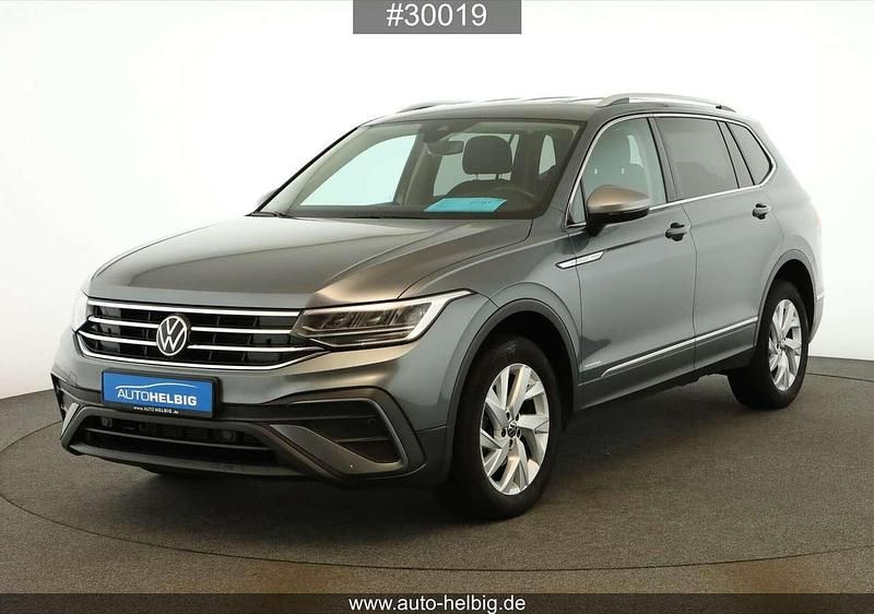 Platinum grey metallic Gebraucht 2022 VW Tiguan Allspace Life SUV | 25.890 € (Superpreis) - Bild 1/4