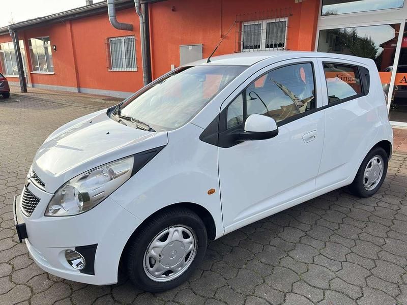 Schneeweiss/summitwhite/arctic Gebraucht 2011 Chevrolet Spark LS Kleinwagen | 3.990 € (Etwas zu teuer) - Bild 1/4