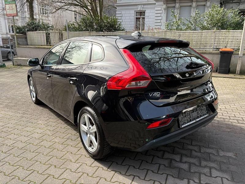 Gebraucht Volvo V40 You! 114 PS (83 kW) 2013 Schwarz Limousine