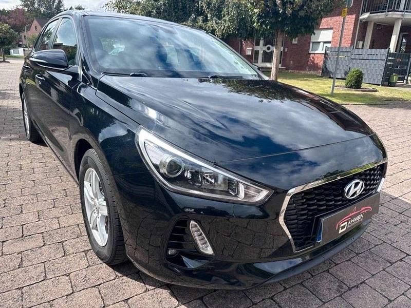Schwarz Gebraucht 2017 Hyundai i30 Edition Kombi | 10.900 € (Fairer Preis) - Bild 1/4