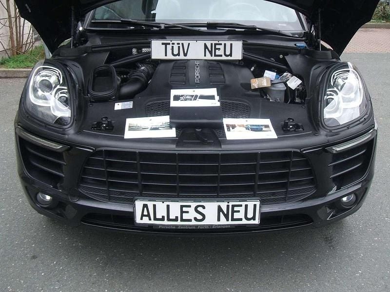 Schwarz Gebraucht 2015 Porsche Macan SUV | 31.950 € (Guter Preis) - Bild 1/4